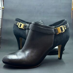 Size 7.5 black Vince Camuto healed booties